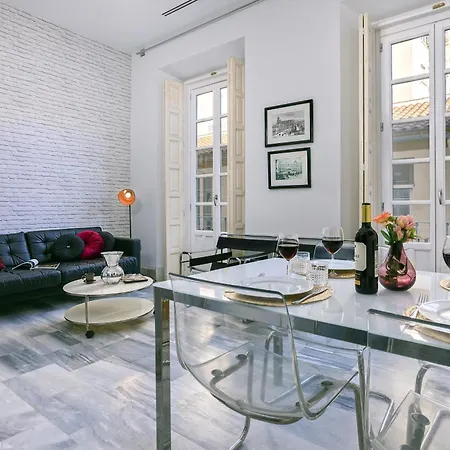 -malagasunapts-merced Square 2-2 Apartamento *