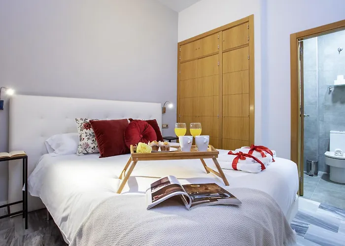 -malagasunapts-merced Square 2-2 Apartment