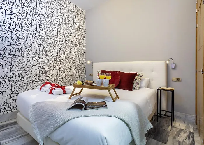 -malagasunapts-merced Square 2-2 Apartment